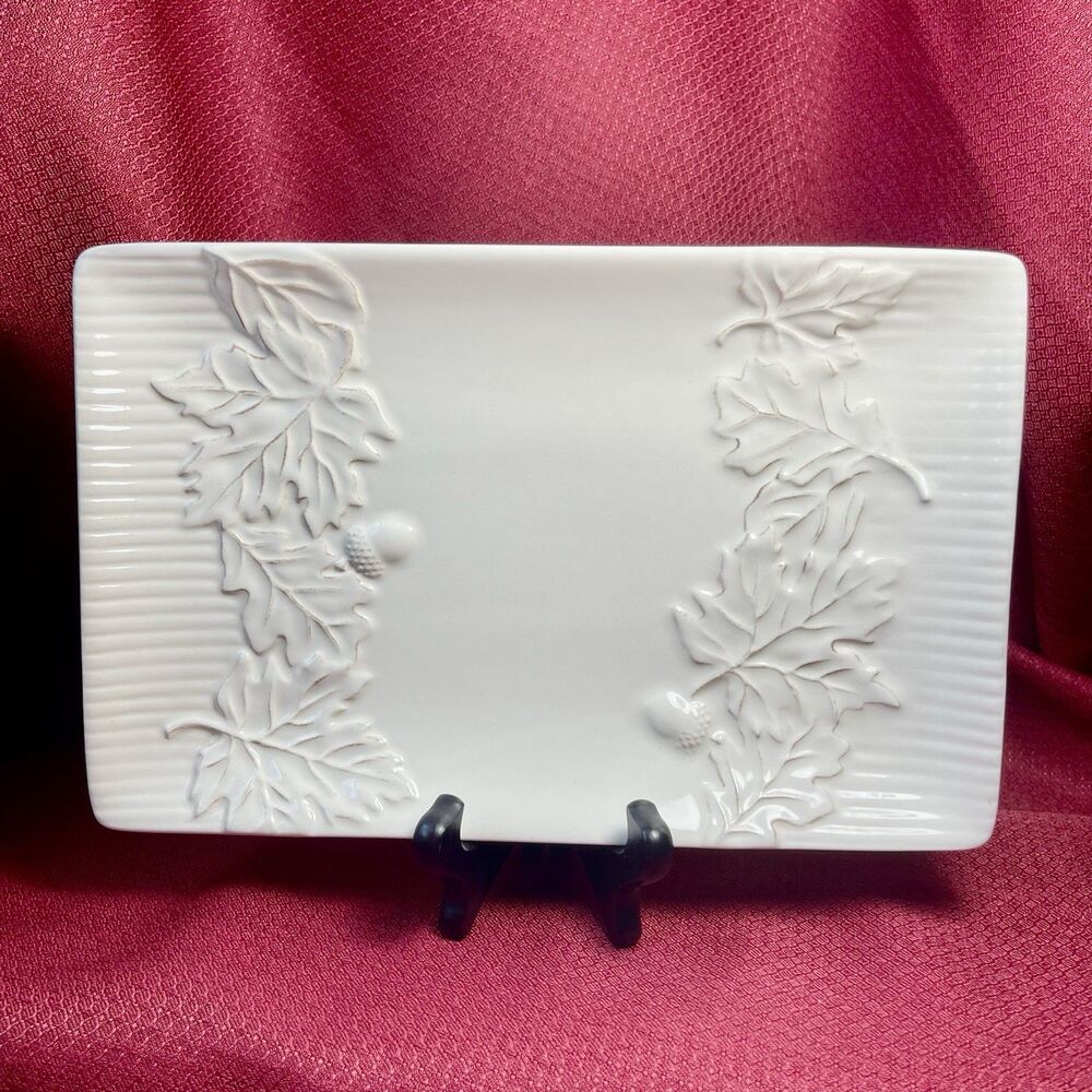 Hallmark Autumn Tray w/Leaves and Acorns Off-White 10.75”
